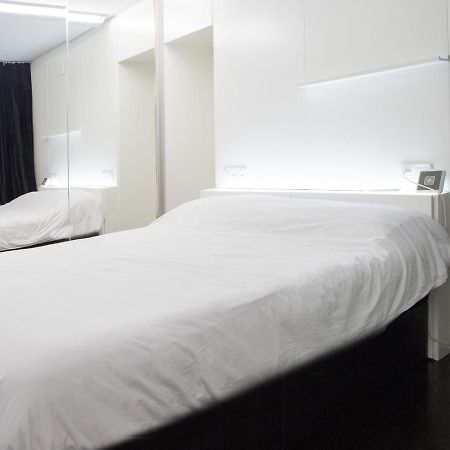 Bauhaus Apartment By People Rentals Bilbao Bagian luar foto