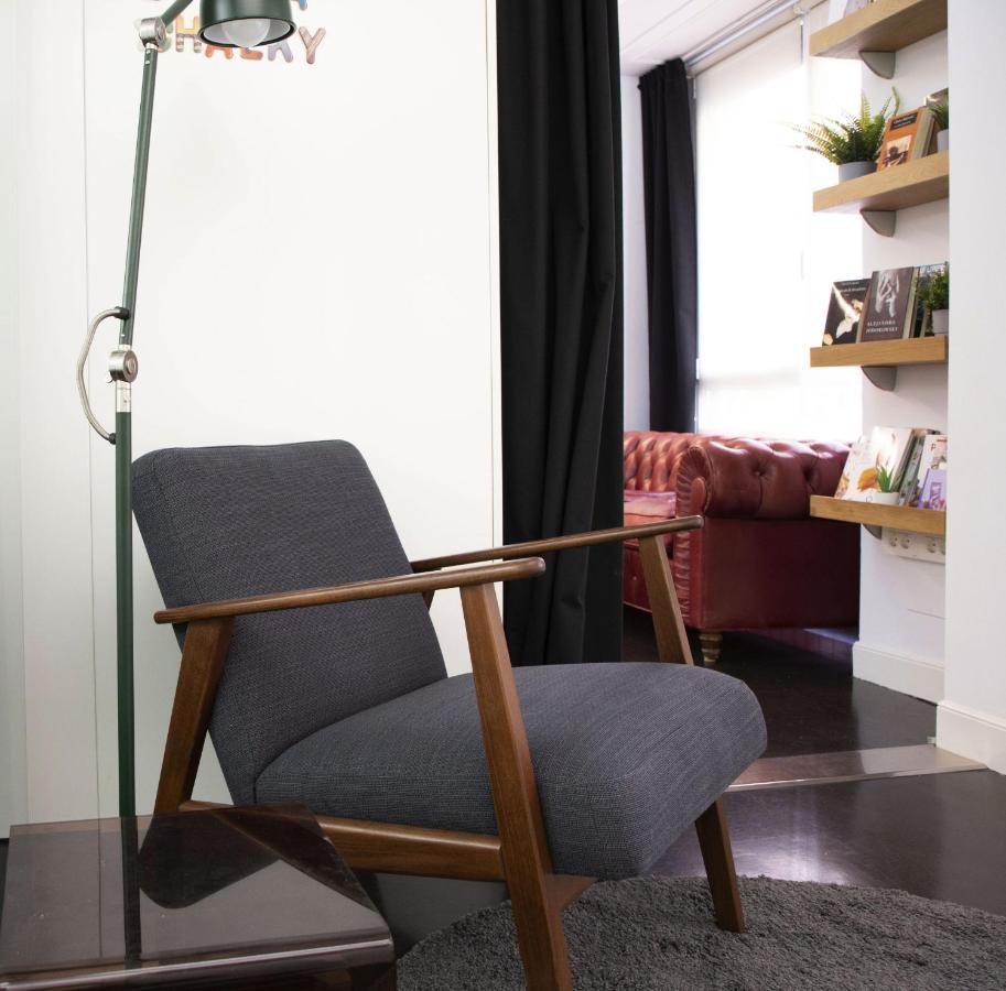 Bauhaus Apartment By People Rentals Bilbao Bagian luar foto