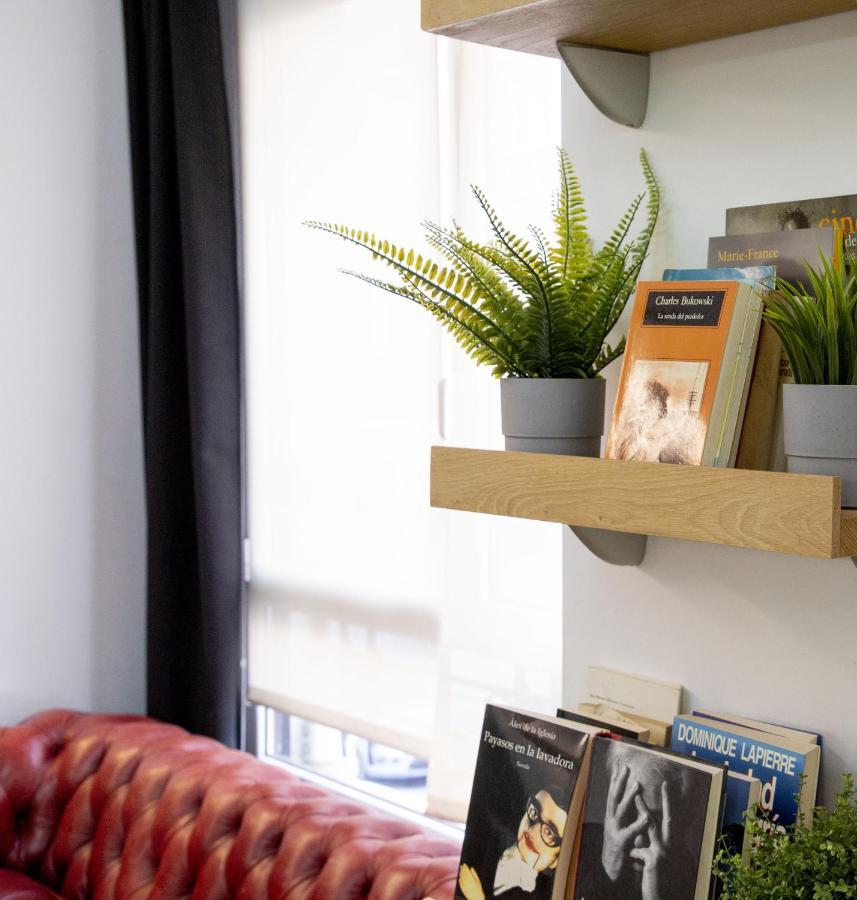 Bauhaus Apartment By People Rentals Bilbao Bagian luar foto