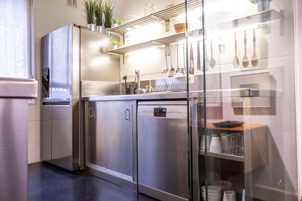 Bauhaus Apartment By People Rentals Bilbao Bagian luar foto